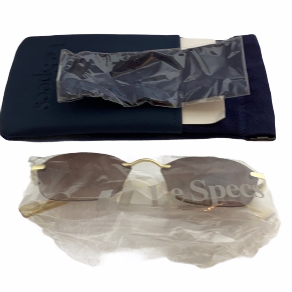 Le Specs Adolfo Antique Gold Metal Frame Sunnies - Picture 5 of 6